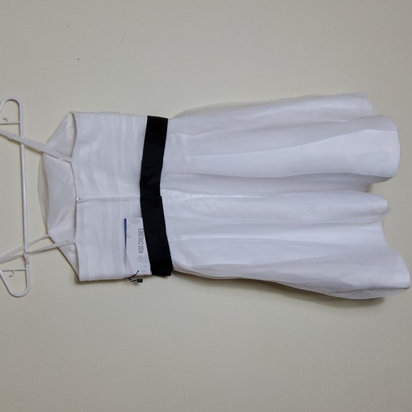 Kiss Formal Black & White Dress. Missing Size tag. SEE Photo for measurements. - Picture 3 of 8